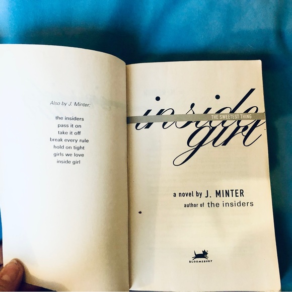 INSIDE GIRL NOVEL SET BY J. MINTER - Picture 5 of 7